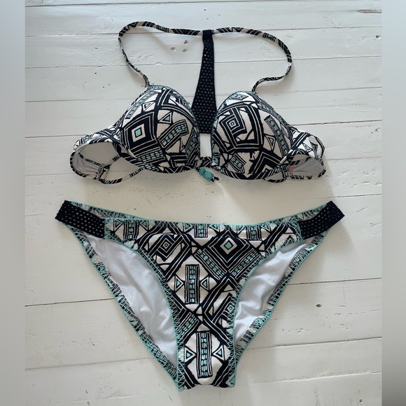 3 Piece Victoria’s Secret Bikini - Picture 2 of 10